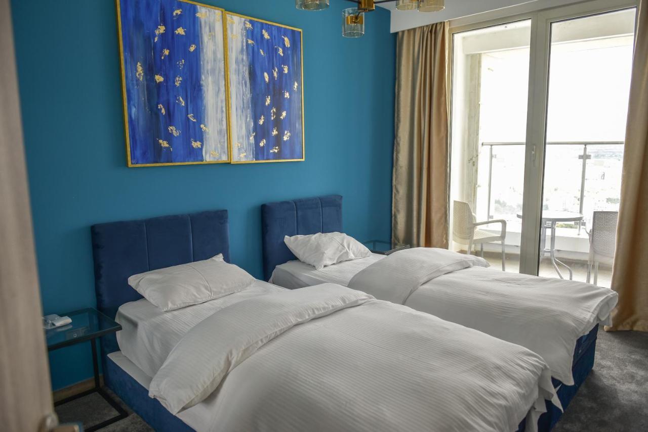 Sky Deluxe 3 Fitness & Spa Apartment Скопие Екстериор снимка