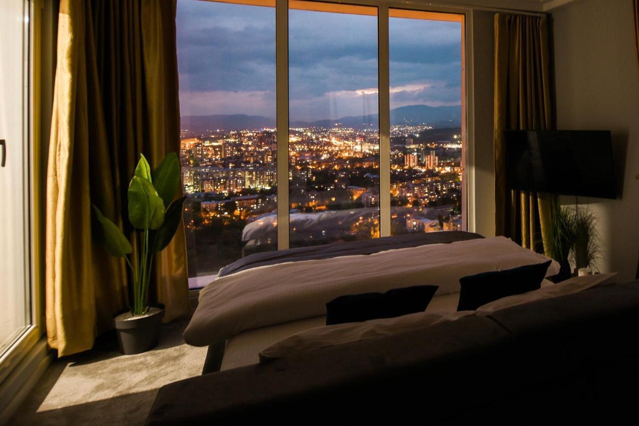 Sky Deluxe 3 Fitness & Spa Скопие Екстериор снимка