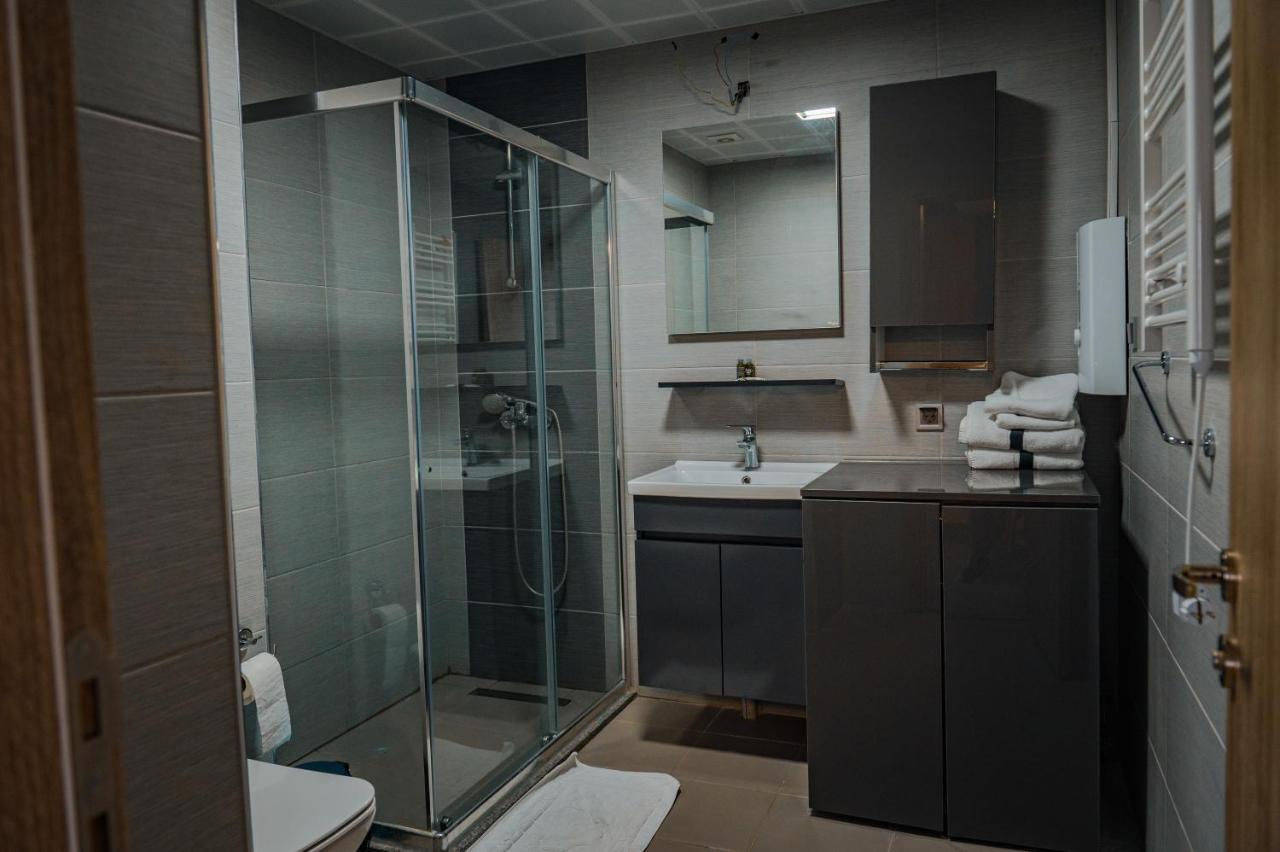 Sky Deluxe 3 Fitness & Spa Скопие Екстериор снимка