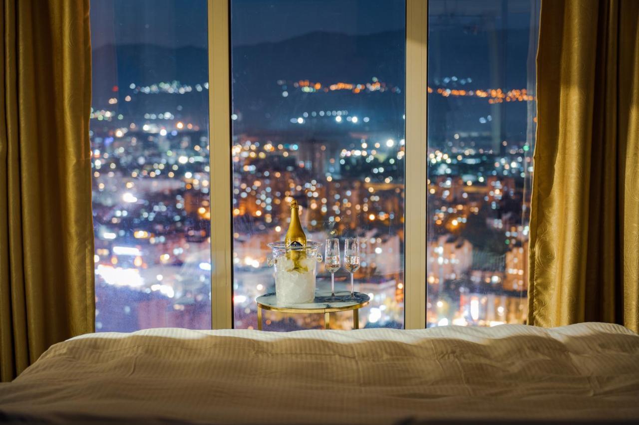 Sky Deluxe 3 Fitness & Spa Apartment Скопие Екстериор снимка